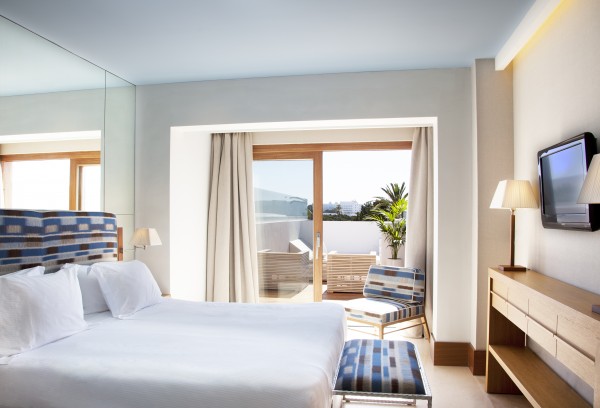 gecko-beach-formentera-room-sunrise-interior-design-picasso-Luxury-Spain