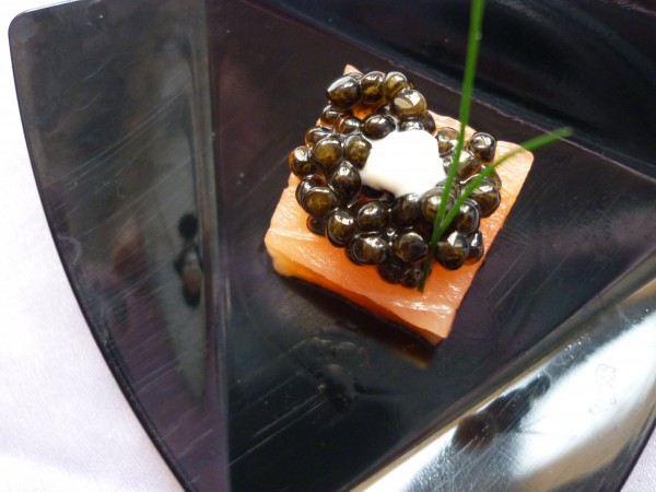 Caviar-Nacarii-degustación-Luxury-Spain