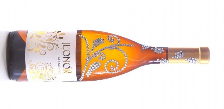 Bodega-Leonor-botella-joya-albariño-Luxury-Spain