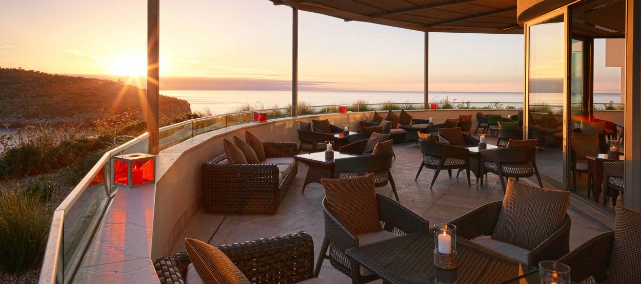 jumeirah-port-soller-hotel-and-spa-restaurant-sunset-lounge-bar-01-hero