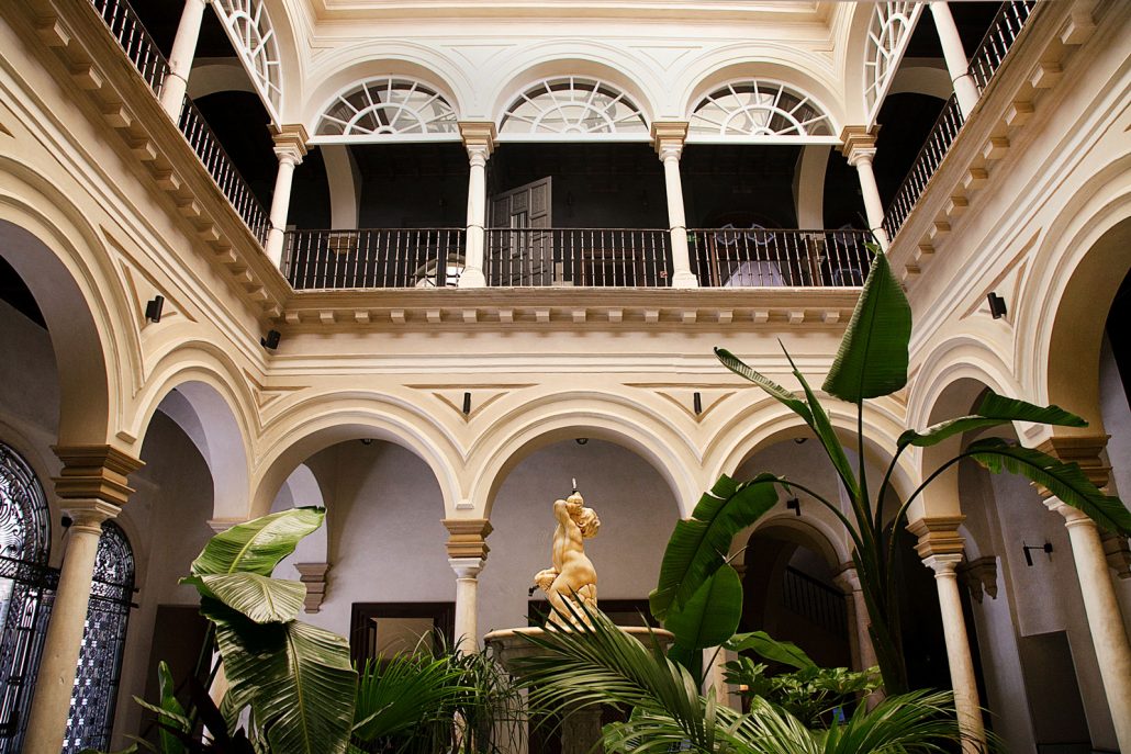 Palacio-Villapanes-patio-LuxurySpain